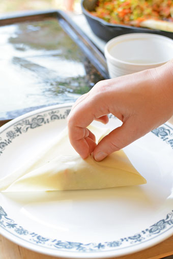 how to roll a spring roll step 4