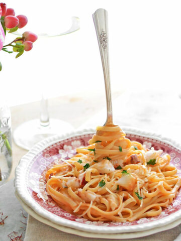 https://simpleseasonal.com/wp-content/uploads/2016/02/lobster-linguine-in-blushing-saffron-sauce-360x480.jpg