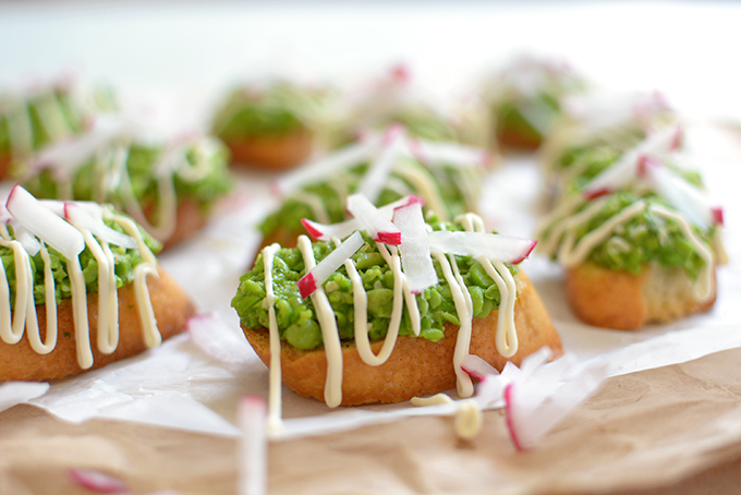 Sweet Pea Crostini - This light and fresh spring appetizer is the perfect way to whet your Easter appetite (without spoiling your dinner).