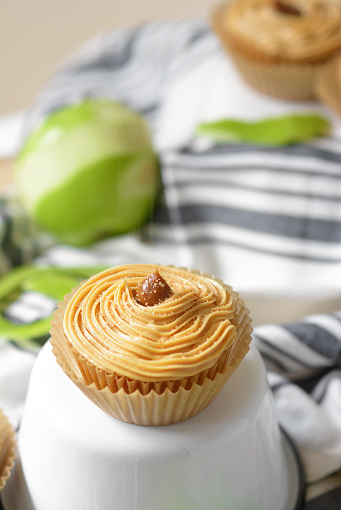 Apple Cinnamon Dulce de Leche Cupcakes