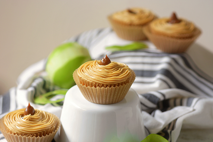 Apple Cinnamon Dulce de Leche Cupcakes