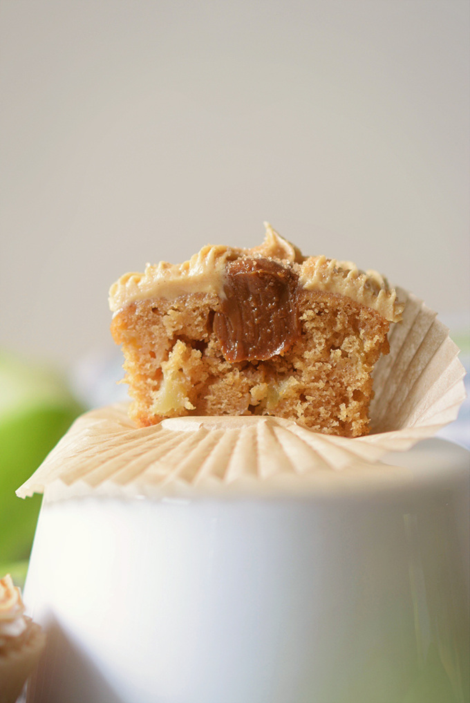 Apple Cinnamon Dulce de Leche Cupcakes