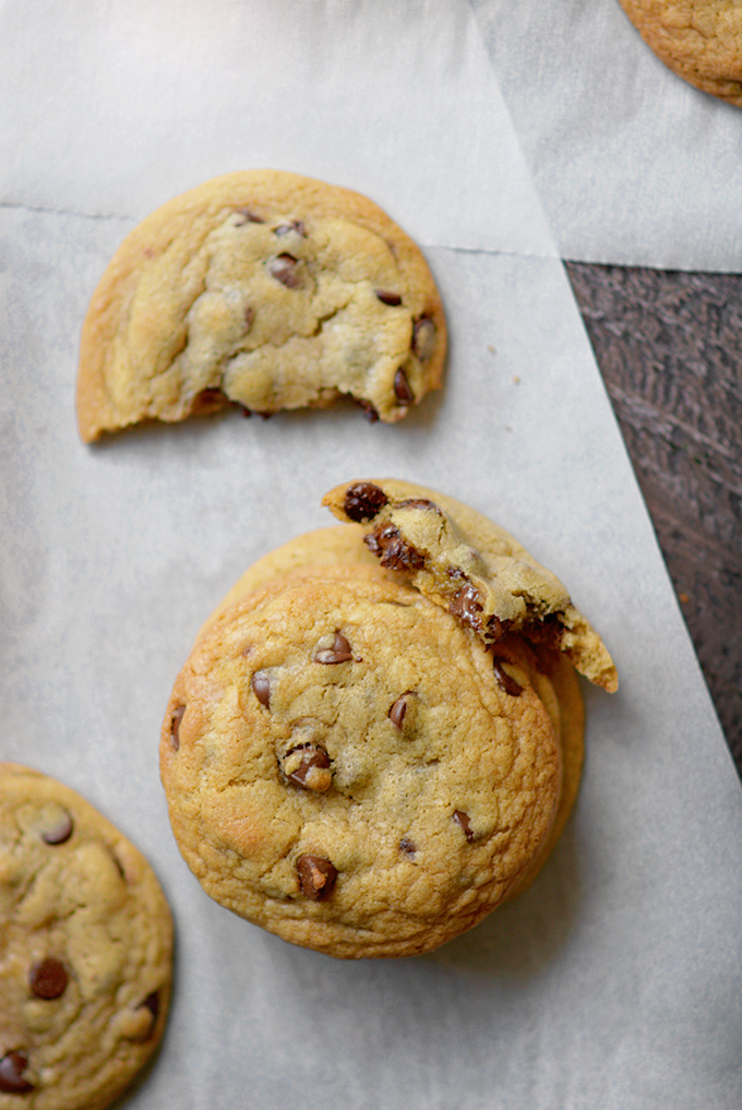 Perfect Crunchy Soft Batch Chocolate Chip Cookies
