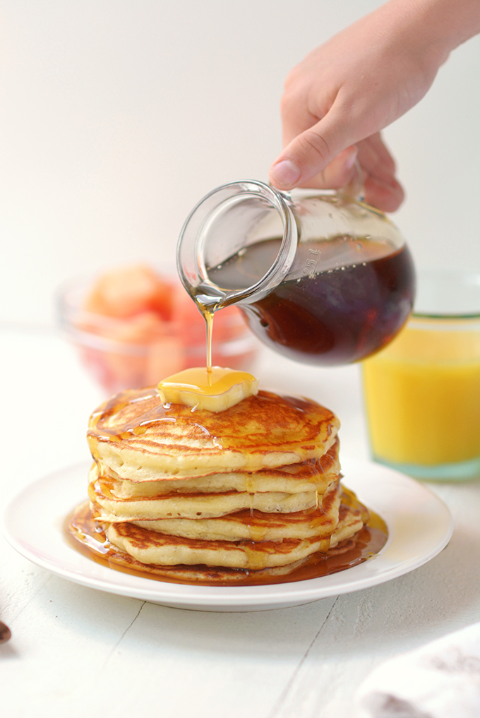 classic-fluffy-buttermilk-pancakes