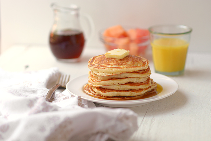 classic-fluffy-buttermilk-pancakes