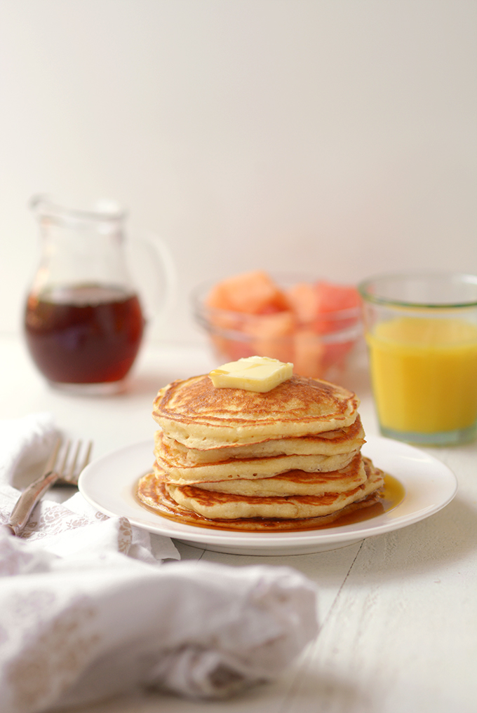 classic-fluffy-buttermilk-pancakes