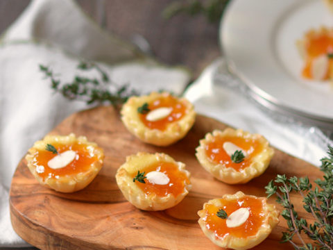 https://simpleseasonal.com/wp-content/uploads/2020/03/apricot-almoned-brie-cup-480x360.jpg