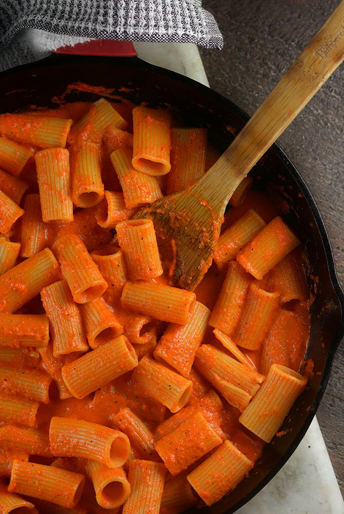 Zesty Roasted Red Pepper Rigatoni