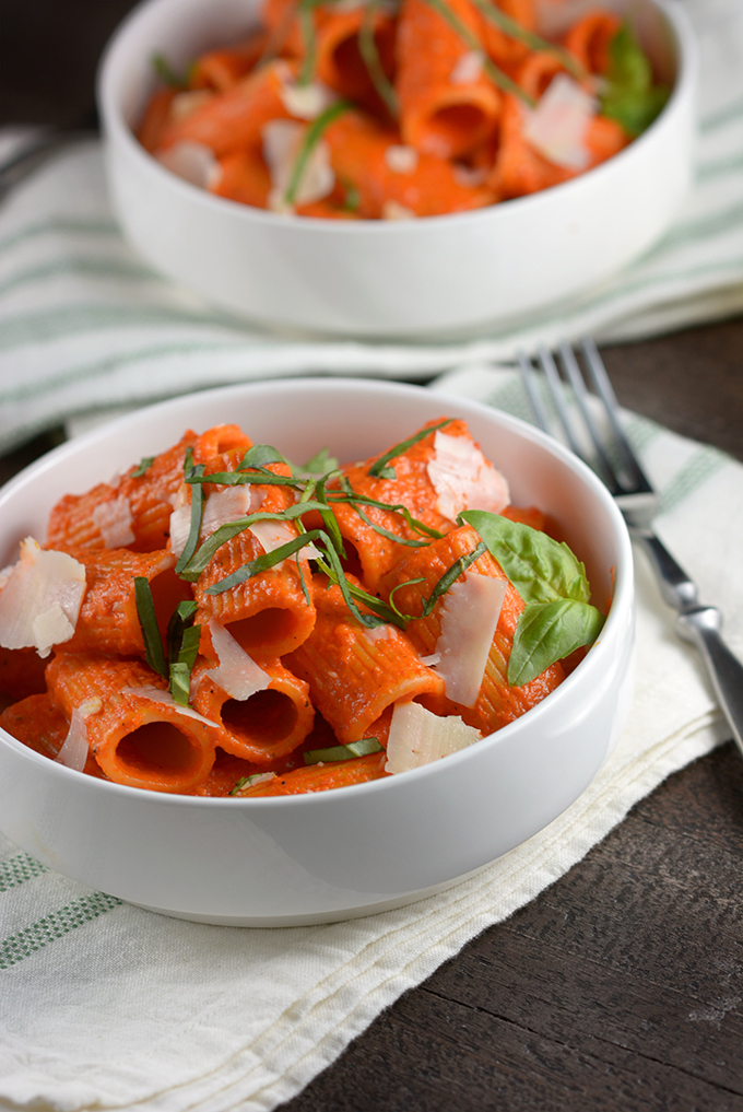 Zesty Roasted Red Pepper Rigatoni