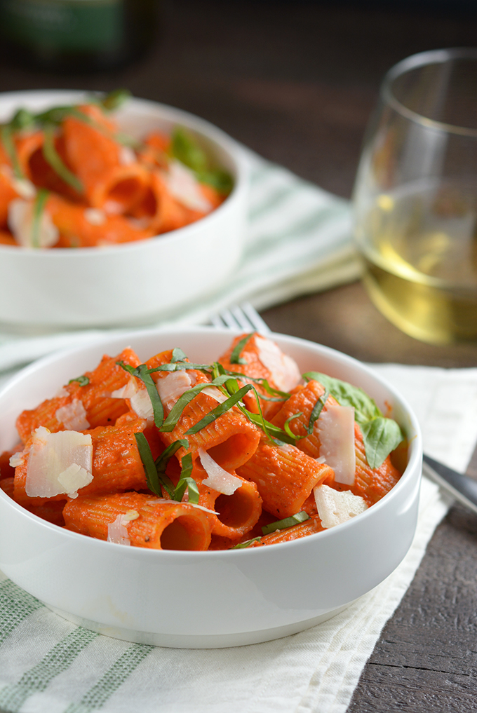 Zesty Roasted Red Pepper Rigatoni