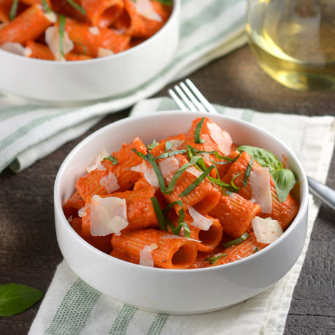 Zesty Roasted Red Pepper Rigatoni