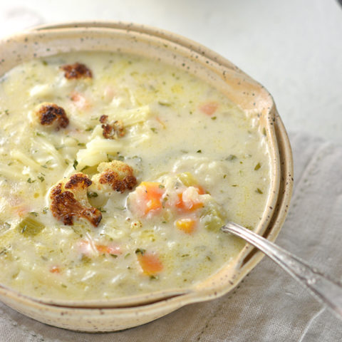 Cheddar Cauliflower and Roasted Garlic Soup